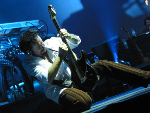 Foto: Steve Lukather in un assolo alla chitarra