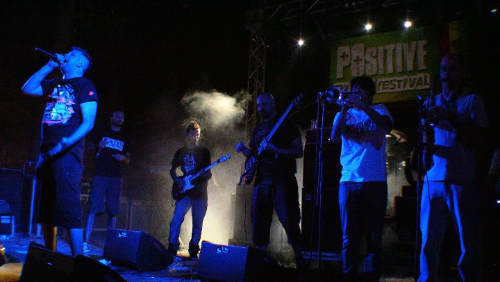 Boomdabash & The Cool Steppers band - Dal vivo al Positive River festival (2011)
